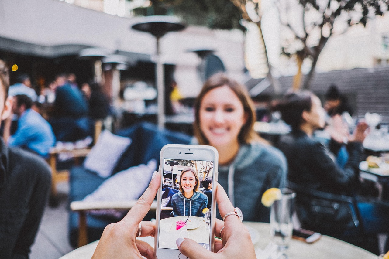 discover the best tips and tools for mobile photo editing. learn how to enhance your photos with easy-to-use apps and create stunning images right from your smartphone.